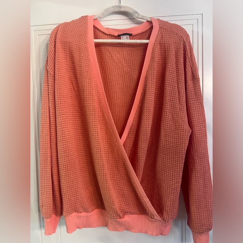 Venus pull over cardigan coral color size M Sweater